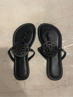 Amazon Black Women's Decorative Circle Toe-Post Sandals